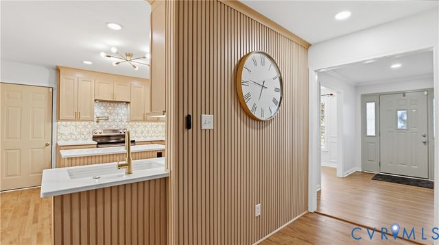 12124 Swift Crossing Dr, Midlothian, VA 23112