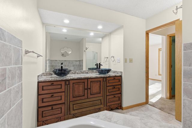 3113 Chandler Court, Burnsville, MN 55337