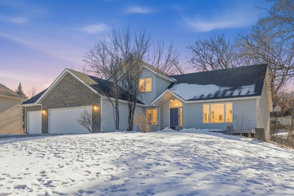 3113 Chandler Court, Burnsville, MN 55337