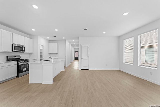 4642 Legacy Trail, Von Ormy, TX 78073