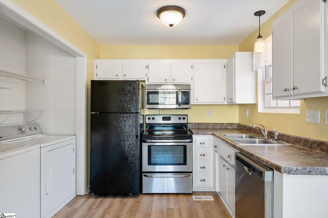 10 Susan Drive, Piedmont, SC 29673