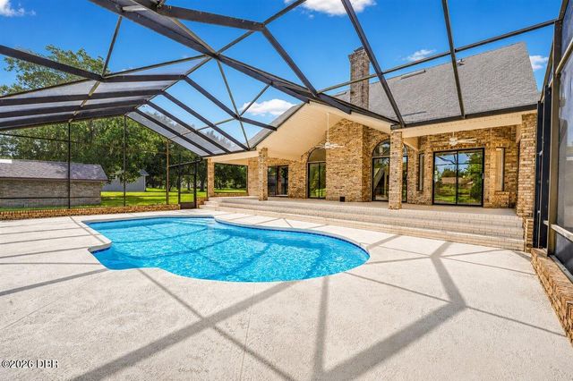 220 Country Circle Drive W, Port Orange, FL 32128