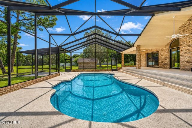 220 Country Circle Drive W, Port Orange, FL 32128