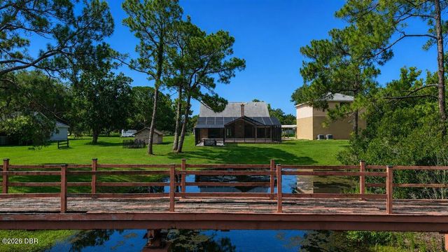 220 Country Circle Drive W, Port Orange, FL 32128