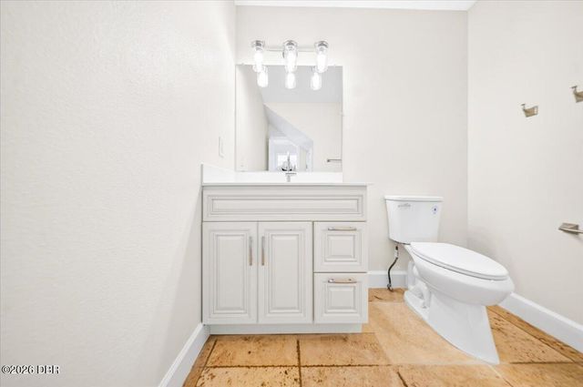 220 Country Circle Drive W, Port Orange, FL 32128