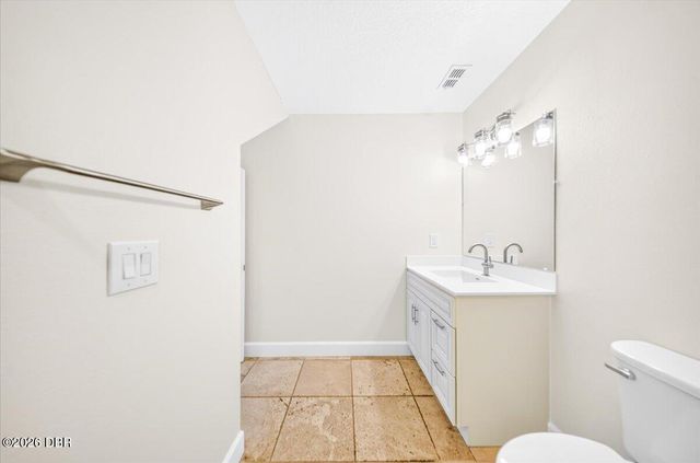 220 Country Circle Drive W, Port Orange, FL 32128