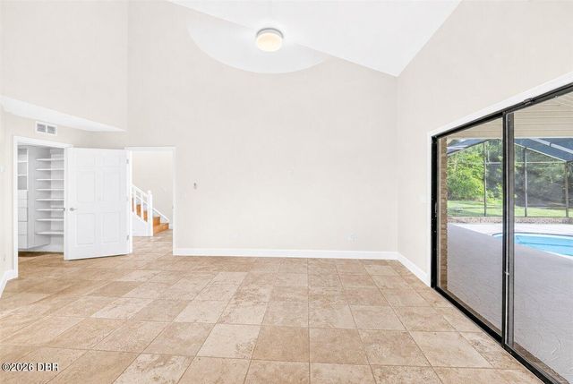 220 Country Circle Drive W, Port Orange, FL 32128