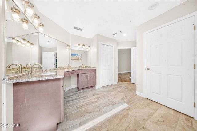 220 Country Circle Drive W, Port Orange, FL 32128