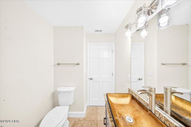 220 Country Circle Drive W, Port Orange, FL 32128