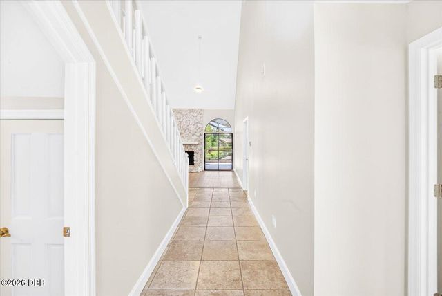 220 Country Circle Drive W, Port Orange, FL 32128