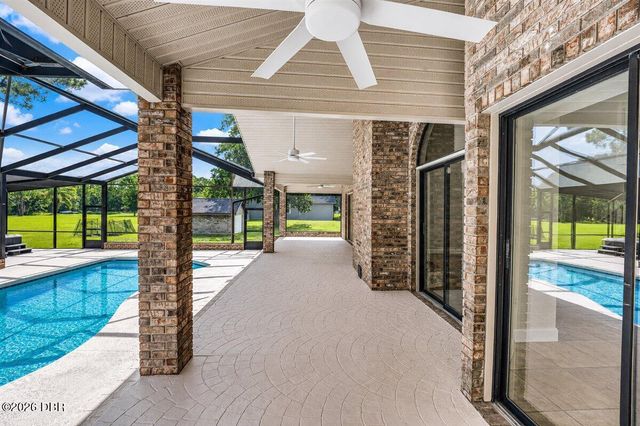220 Country Circle Drive W, Port Orange, FL 32128
