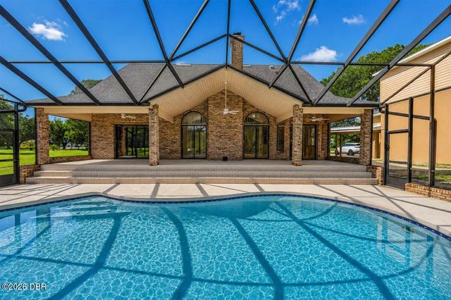 220 Country Circle Drive W, Port Orange, FL 32128