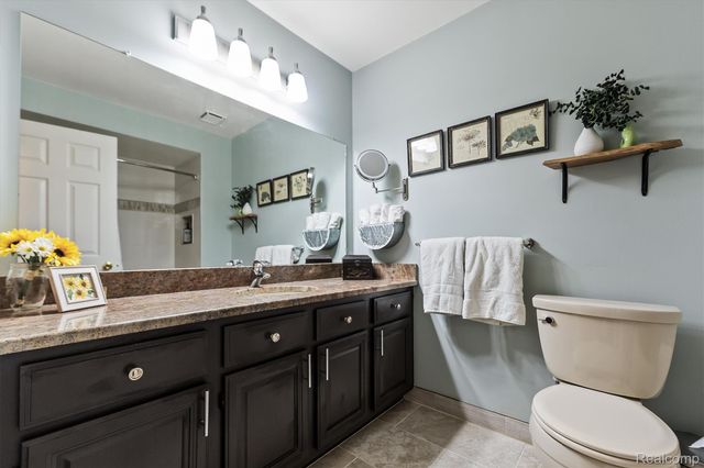 35875 Hawthorne Drive, Clinton Charter Township, MI 48035