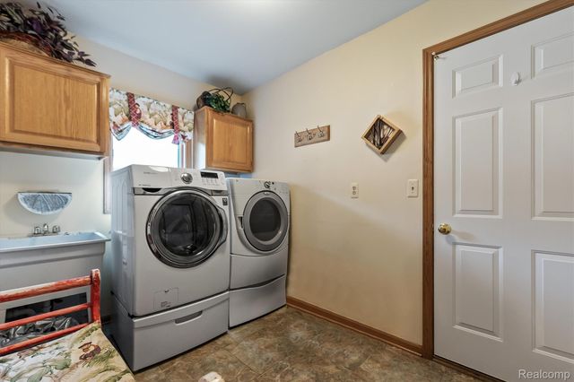 35875 Hawthorne Drive, Clinton Charter Township, MI 48035