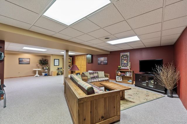 35875 Hawthorne Drive, Clinton Charter Township, MI 48035