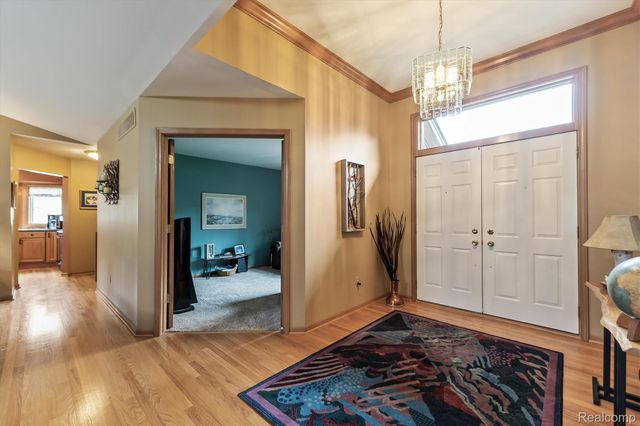 35875 Hawthorne Drive, Clinton Charter Township, MI 48035