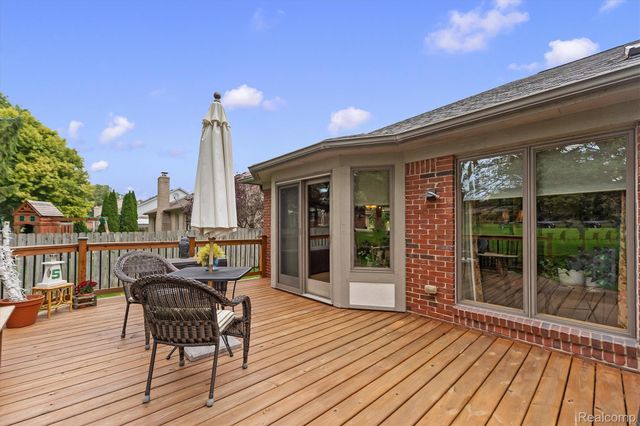 35875 Hawthorne Drive, Clinton Charter Township, MI 48035