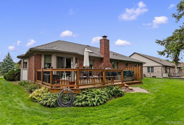35875 Hawthorne Drive, Clinton Charter Township, MI 48035