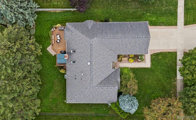 35875 Hawthorne Drive, Clinton Charter Township, MI 48035