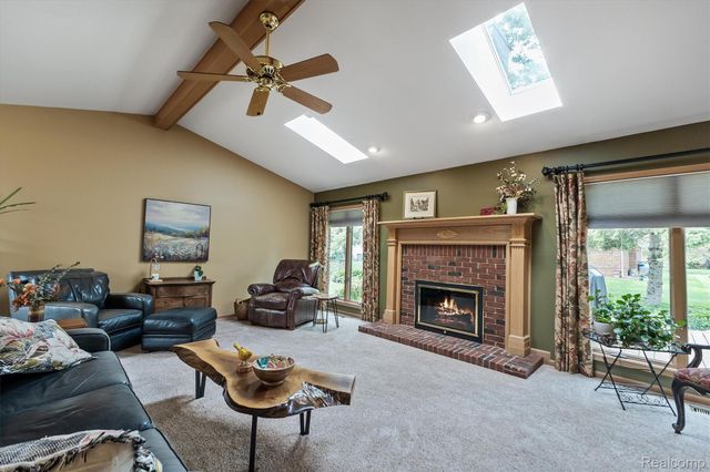 35875 Hawthorne Drive, Clinton Charter Township, MI 48035