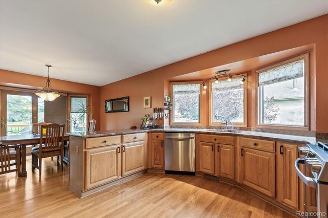 35875 Hawthorne Drive, Clinton Charter Township, MI 48035
