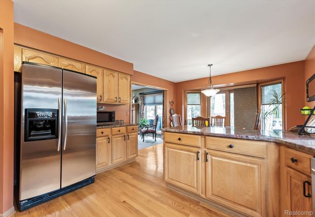 35875 Hawthorne Drive, Clinton Charter Township, MI 48035