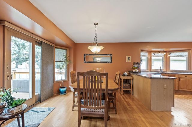 35875 Hawthorne Drive, Clinton Charter Township, MI 48035