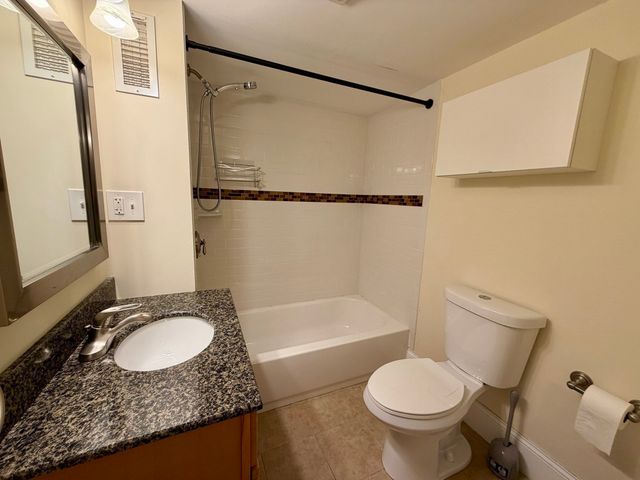 201 College Ave 1, Somerville, MA 02144