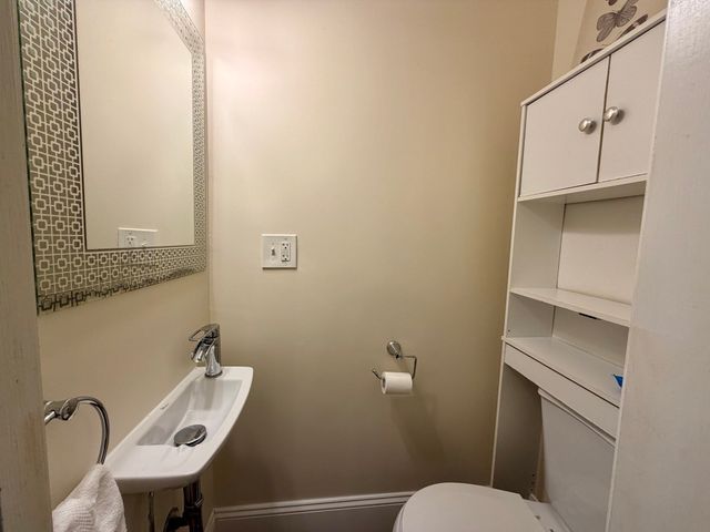 201 College Ave 1, Somerville, MA 02144