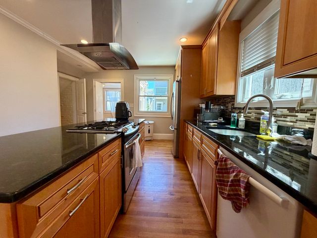201 College Ave 1, Somerville, MA 02144