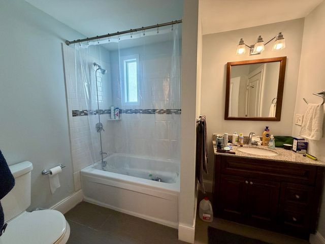 201 College Ave 1, Somerville, MA 02144