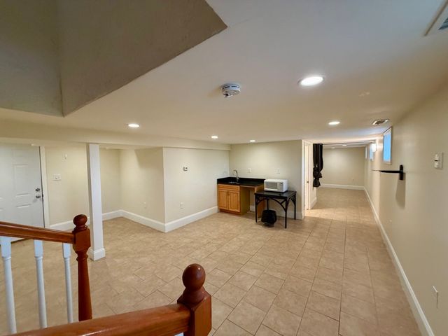 201 College Ave 1, Somerville, MA 02144
