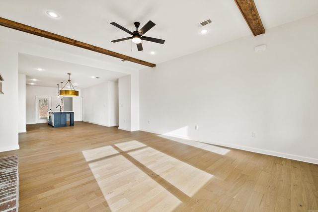 10388 Narrows, Benton, AR 72019