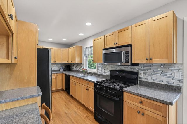 2133 62nd Street E, Inver Grove Heights, MN 55077