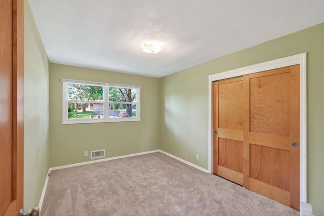 2133 62nd Street E, Inver Grove Heights, MN 55077
