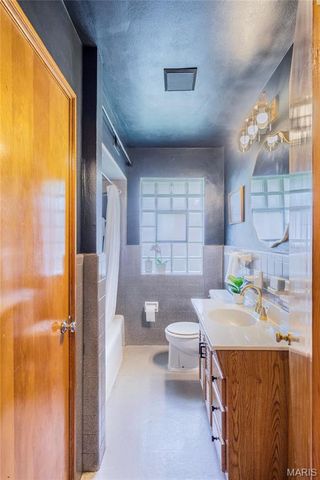 6558 Oleatha Avenue, St Louis, MO 63139