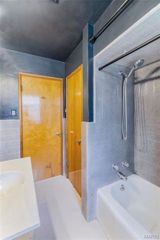 6558 Oleatha Avenue, St Louis, MO 63139