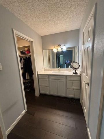 31 Hideaway Drive, Friendswood, TX 77546