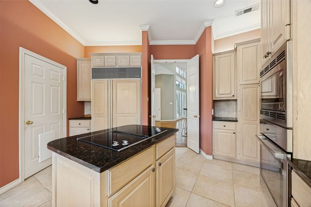 7241 Helsem Bend, Dallas, TX 75230