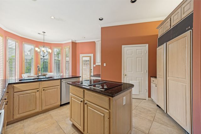 7241 Helsem Bend, Dallas, TX 75230