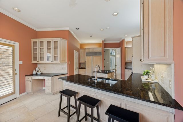 7241 Helsem Bend, Dallas, TX 75230