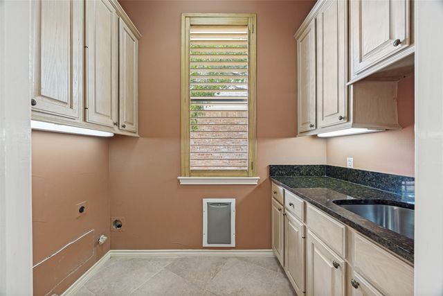 7241 Helsem Bend, Dallas, TX 75230