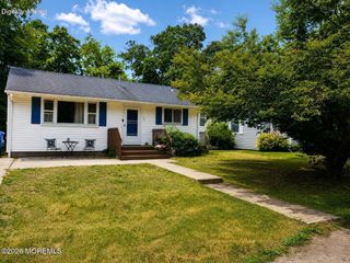 164 Summit Avenue, Island Heights, NJ 08732
