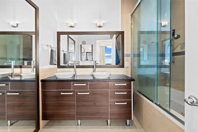 185 SW 7th Street 4403, Miami, FL 33130