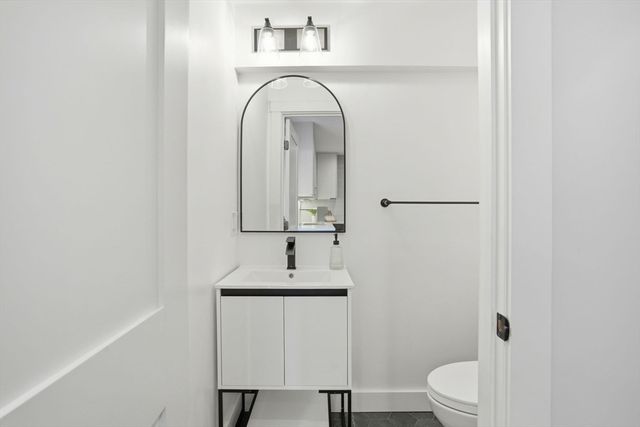 82 Willow Ave 1, Somerville, MA 02144