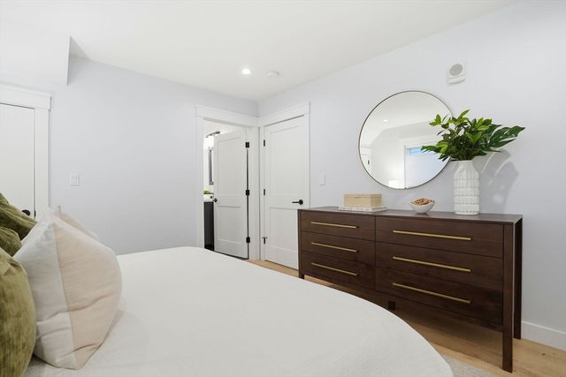 82 Willow Ave 1, Somerville, MA 02144