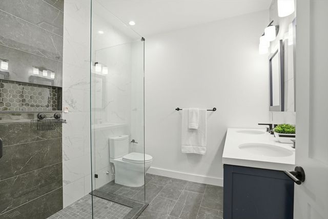 82 Willow Ave 1, Somerville, MA 02144