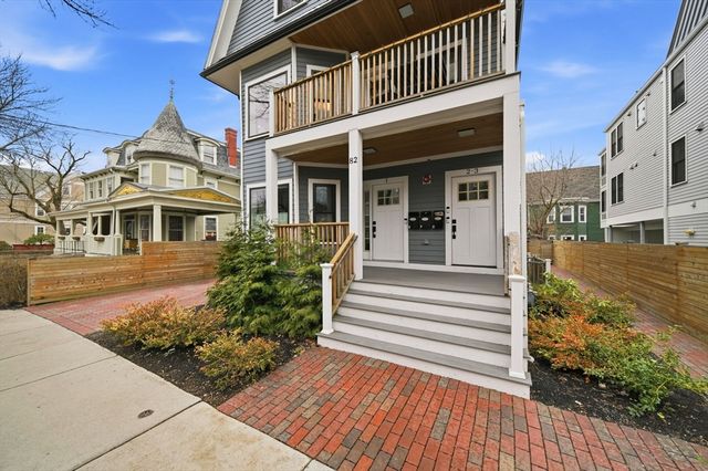 82 Willow Ave 1, Somerville, MA 02144