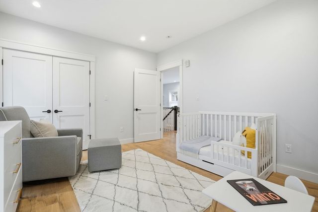 82 Willow Ave 1, Somerville, MA 02144