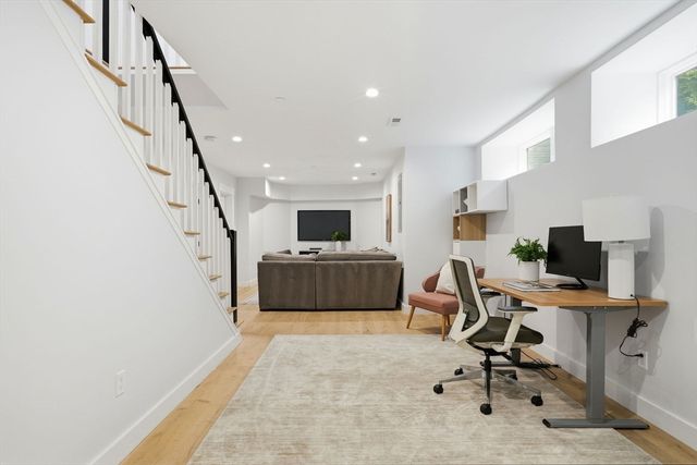 82 Willow Ave 1, Somerville, MA 02144